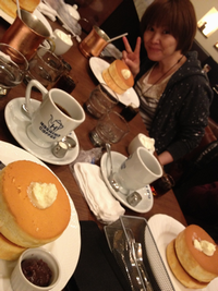 ホットケーキ＆まりえ.png